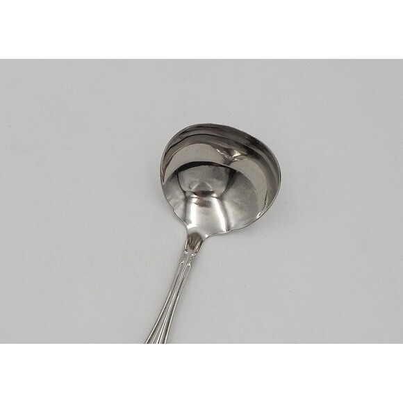Oneida Strathmore Gravy Ladle Deluxe Stainless Steel Flatware - Picture 2 of 7